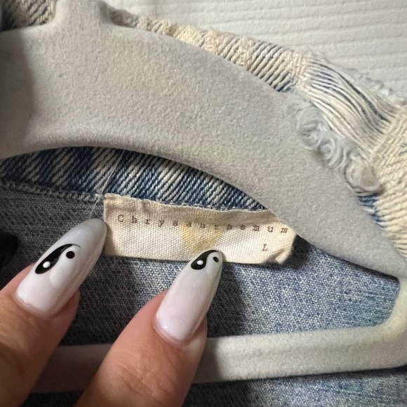 Cropped bleached jean jacket - Picture 3 of 4